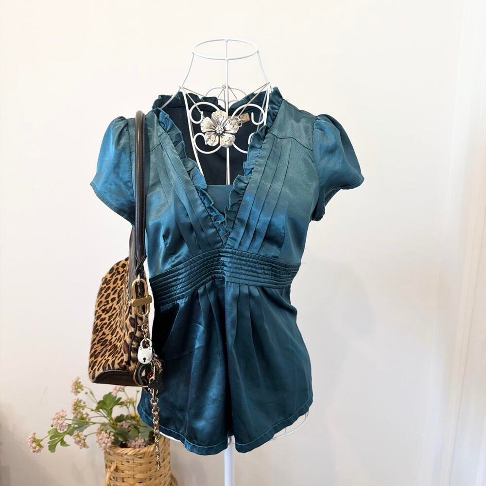 The perfect y2k turquoise fitted babydoll blouse top with cinched waist details